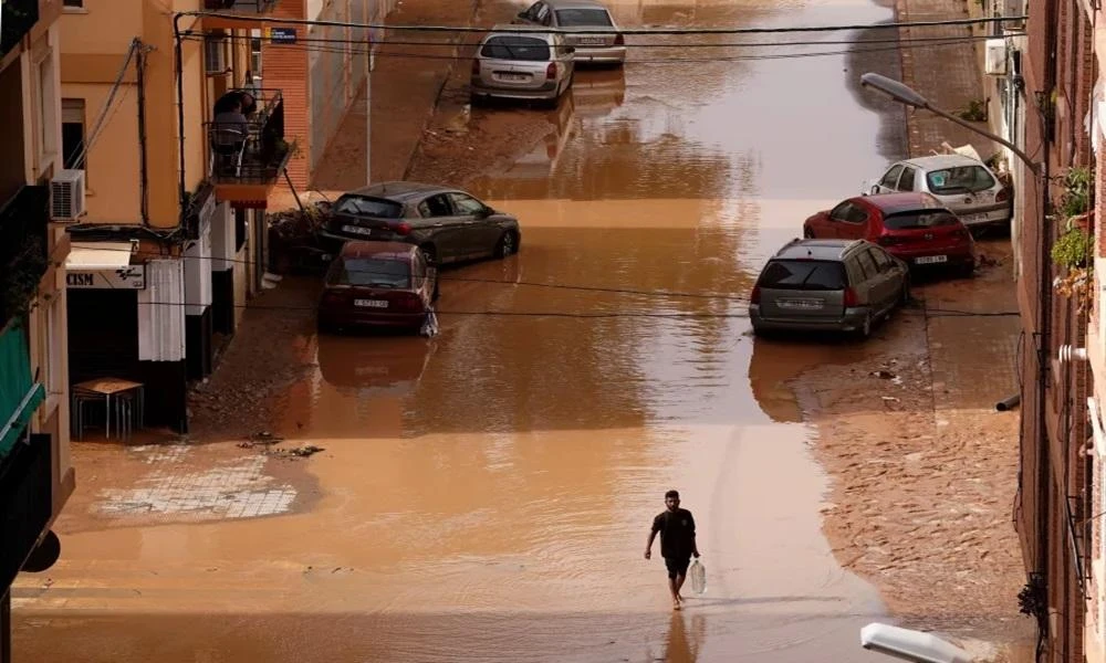 Bαλένθια: Η μεγαλύτερη καταστροφή εδώ και μισό αιώνα